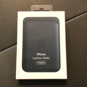 iPhone MagSafe Leather Wallet in Baltic Blue - NWT